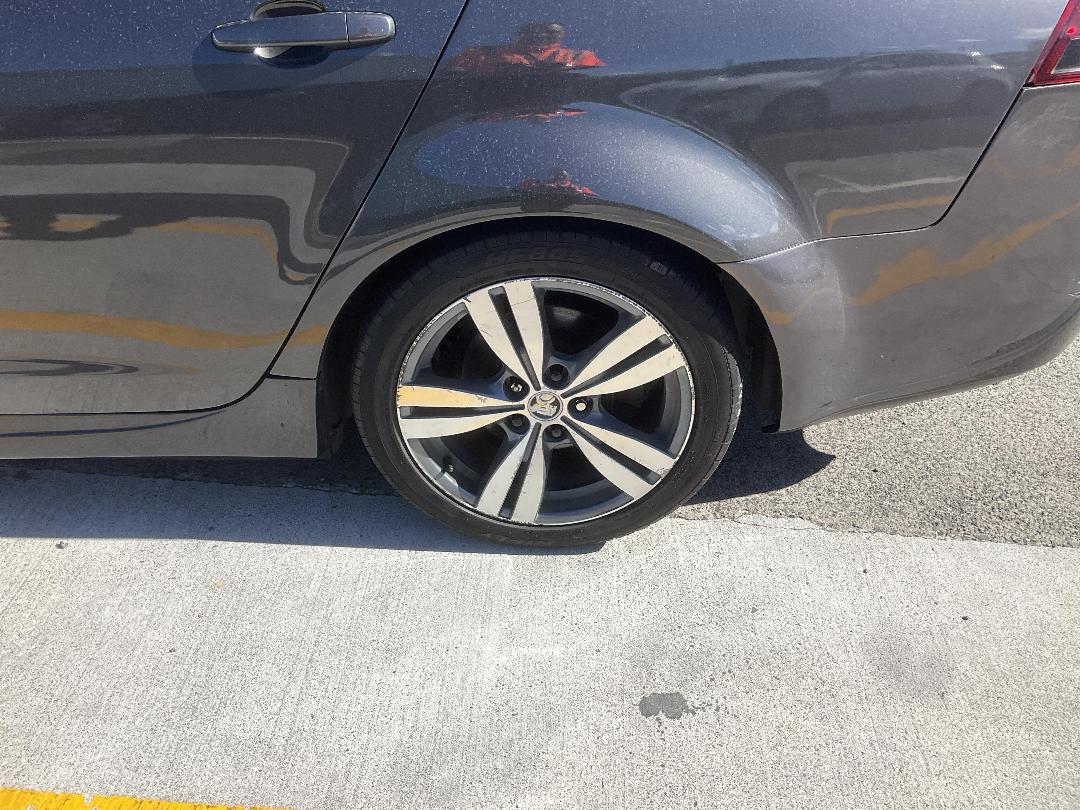 Photo '13' of Holden Commodore V6