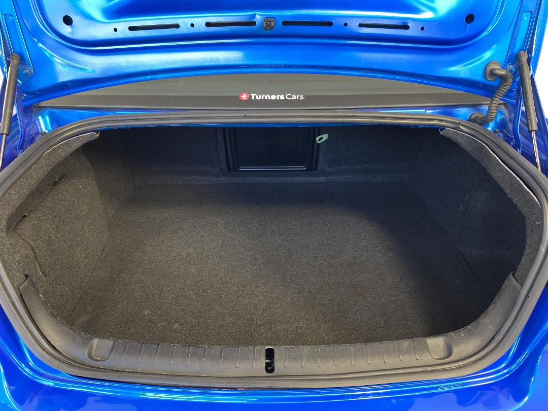 Photo '14' of Holden Commodore