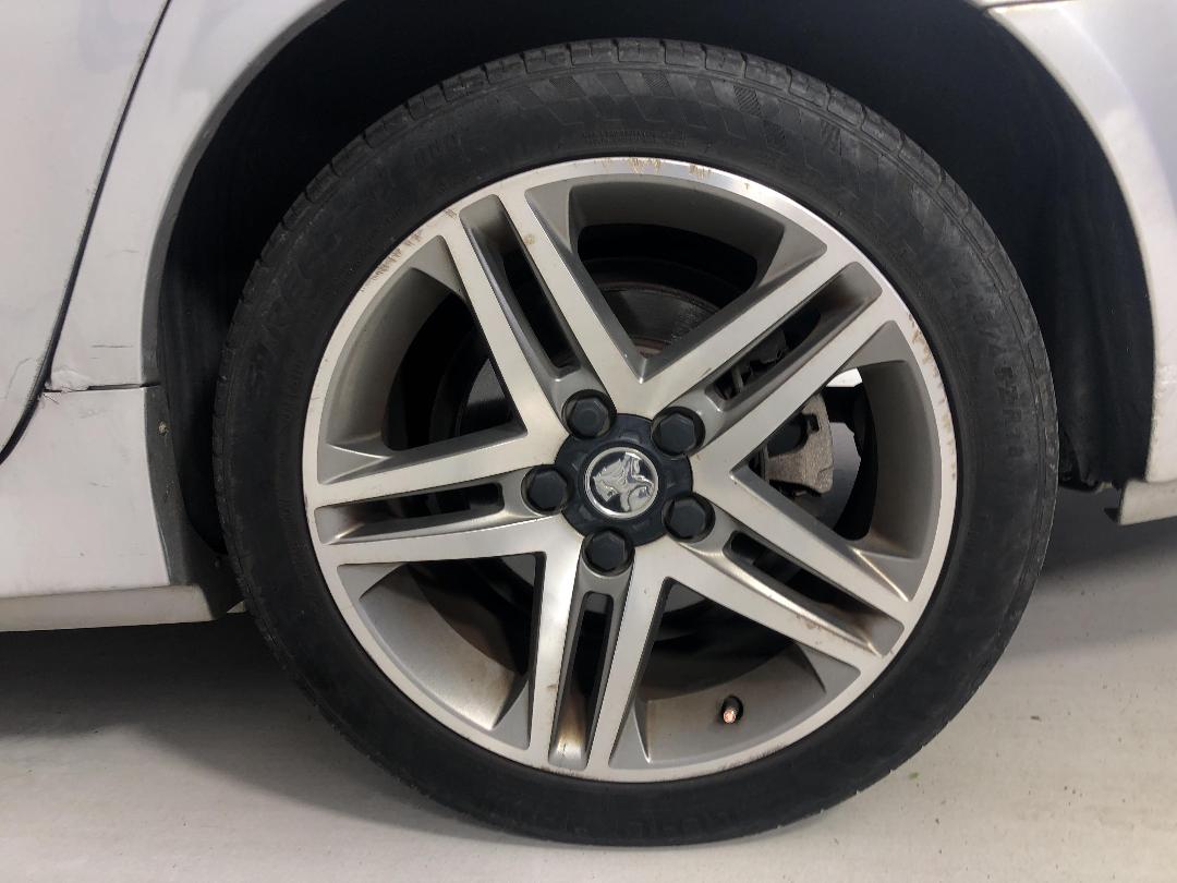 Photo '11' of Holden Commodore