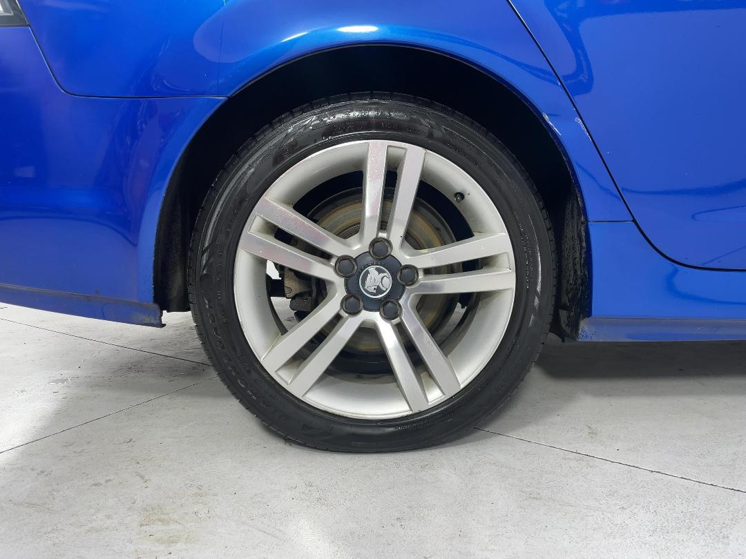 Photo '12' of Holden Commodore