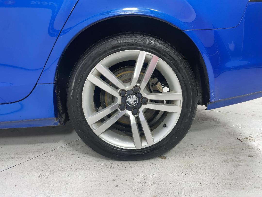 Photo '11' of Holden Commodore