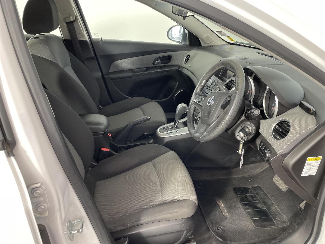 Photo '16' of Holden Cruze Photo '16' of Holden Cruze