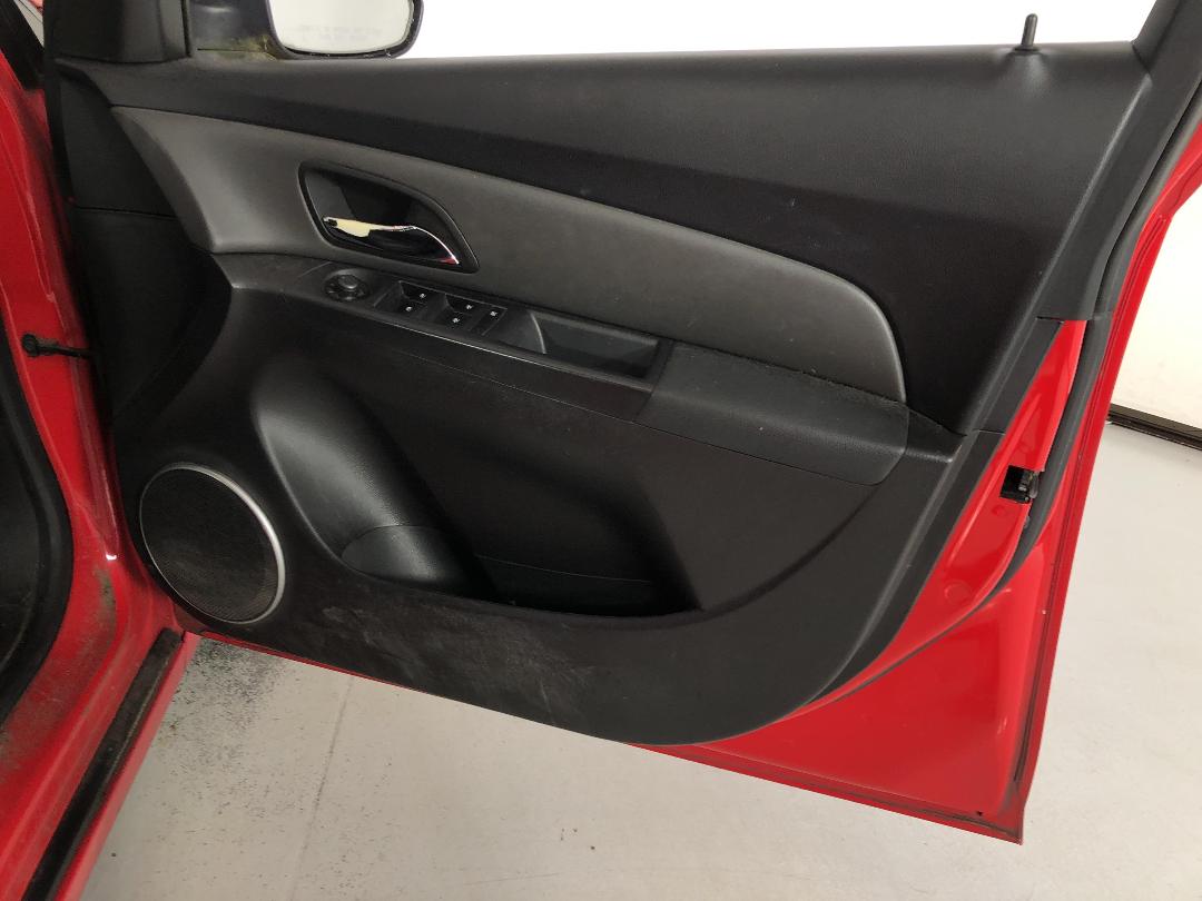 Photo '13' of Holden Cruze CDX