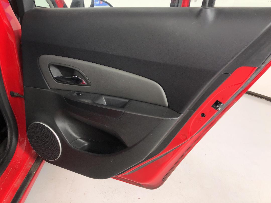 Photo '17' of Holden Cruze CDX