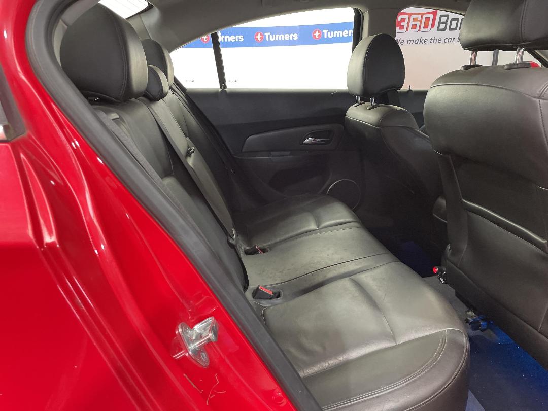 Photo '14' of Holden Cruze CDX