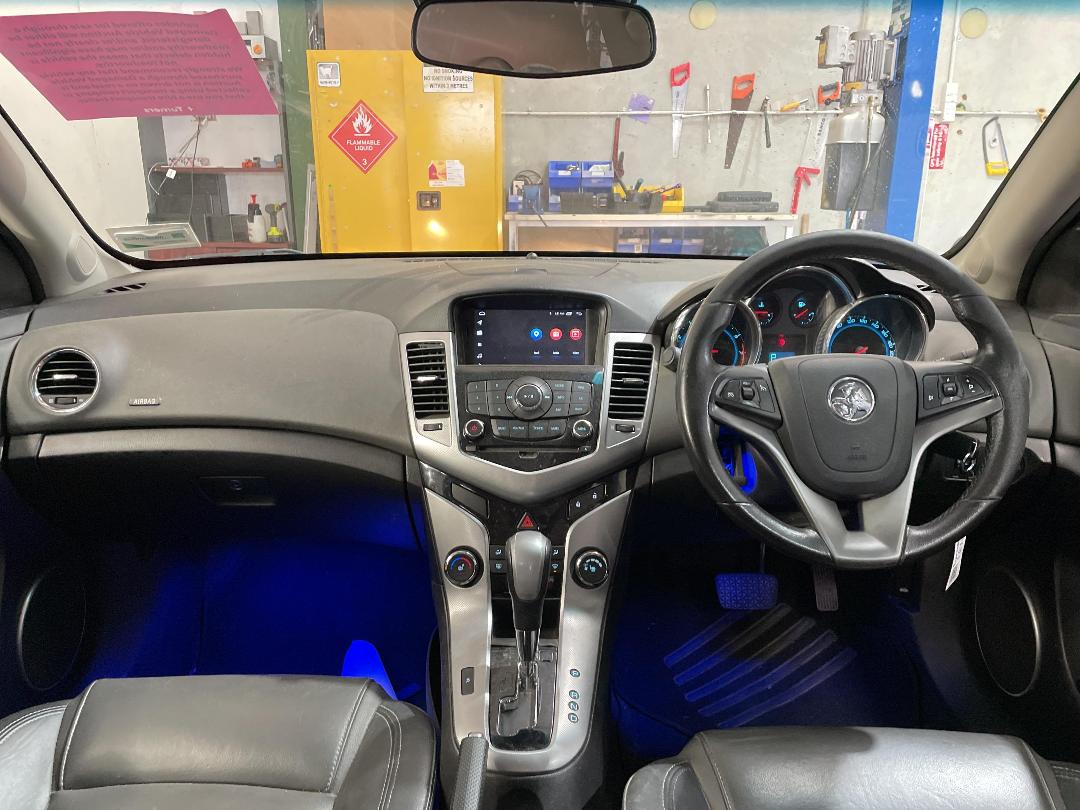 Photo '15' of Holden Cruze CDX