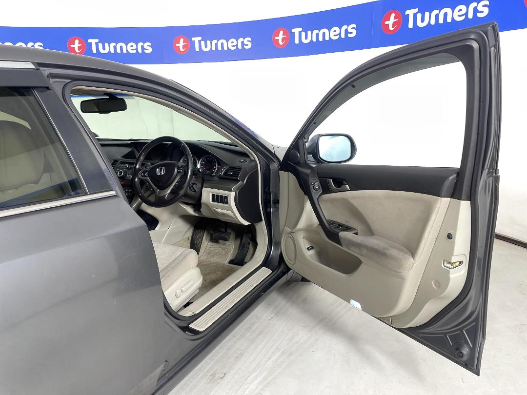 Photo '15' of Honda Accord