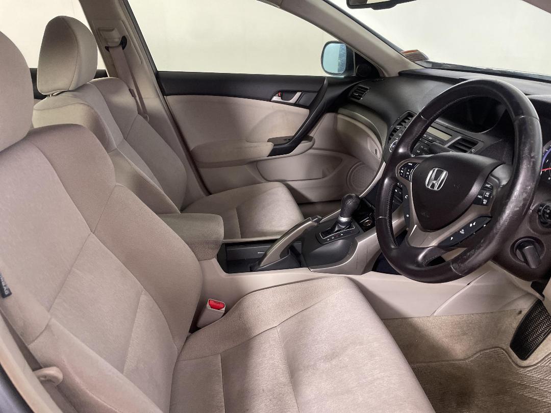 Photo '16' of Honda Accord