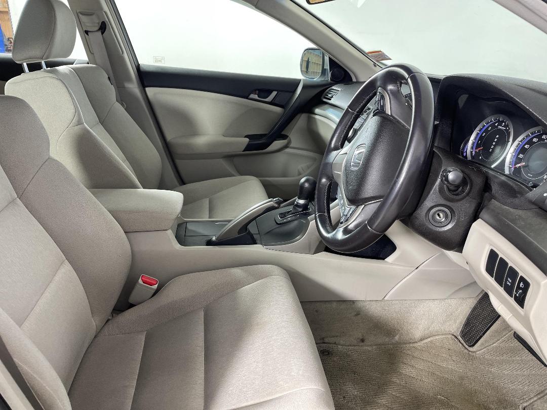 Photo '16' of Honda Accord