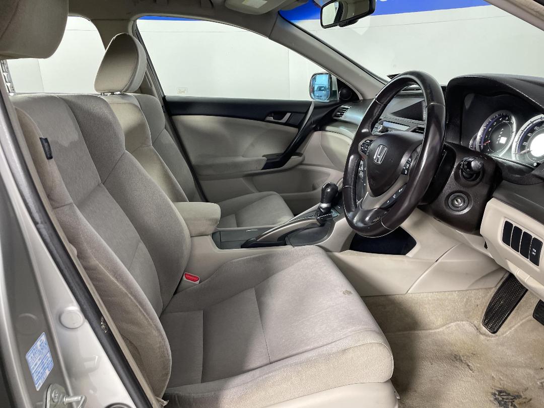 Photo '16' of Honda Accord