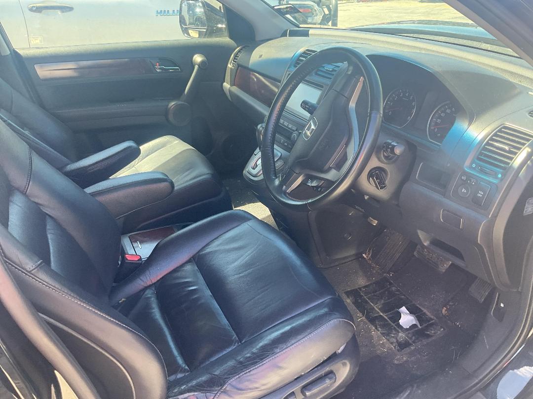 Photo '8' of Honda CRV Photo '8' of Honda CRV