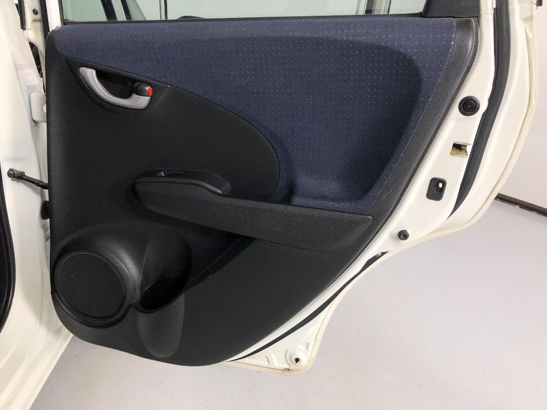 Photo '19' of Honda FIT Photo '19' of Honda FIT