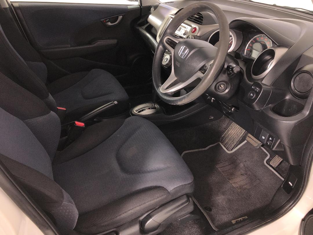 Photo '16' of Honda FIT Photo '16' of Honda FIT