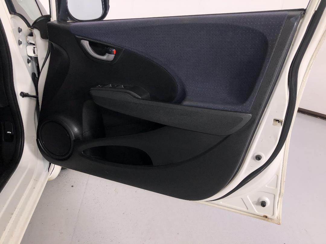 Photo '15' of Honda FIT Photo '15' of Honda FIT