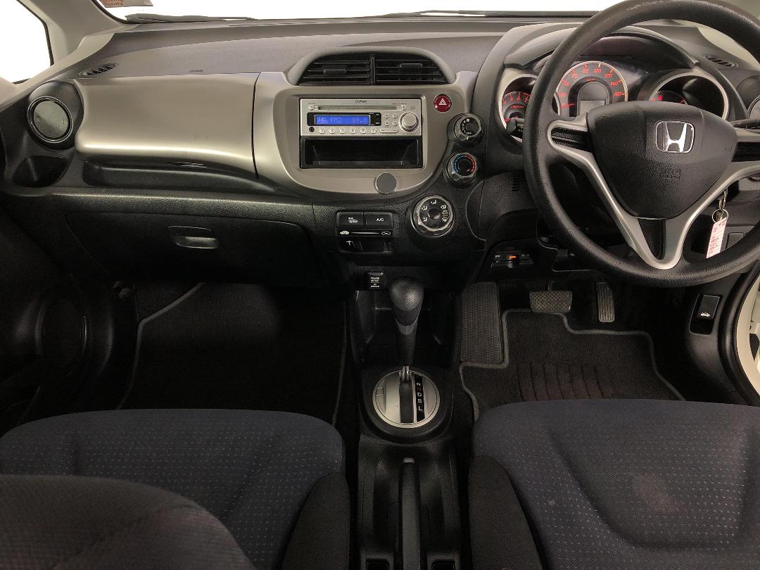 Photo '17' of Honda FIT Photo '17' of Honda FIT