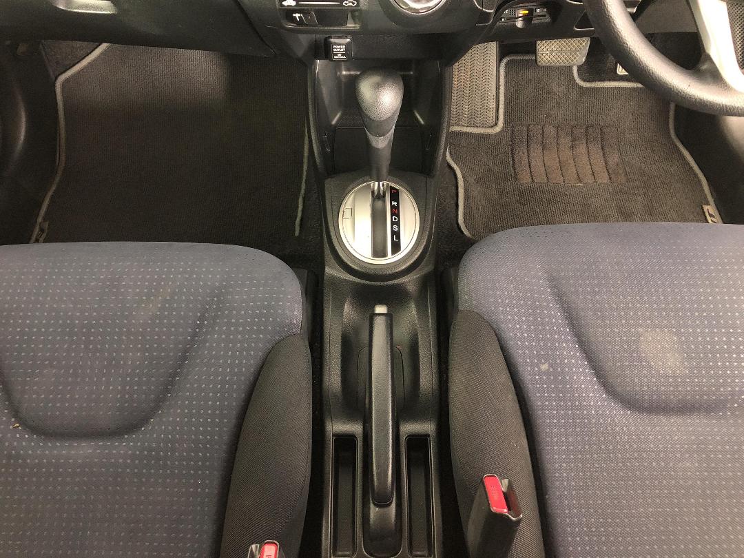 Photo '18' of Honda FIT Photo '18' of Honda FIT