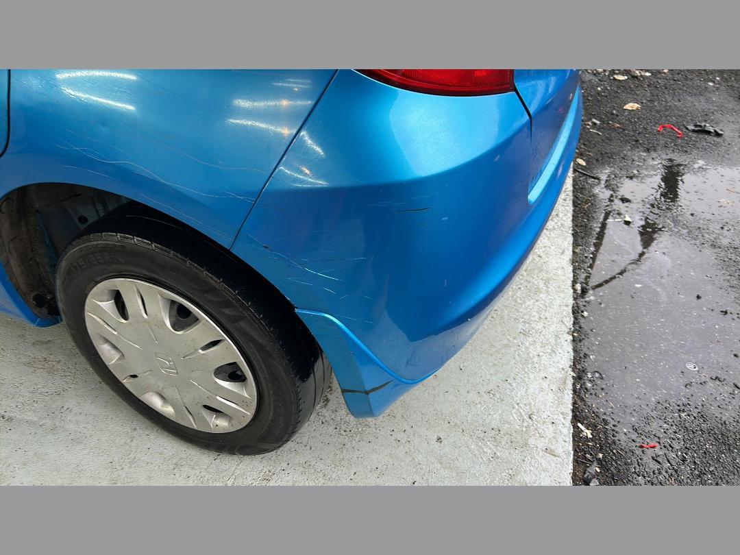 Photo '22' of Honda FIT Photo '22' of Honda FIT