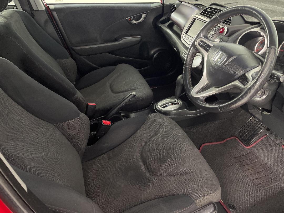 Photo '16' of Honda FIT