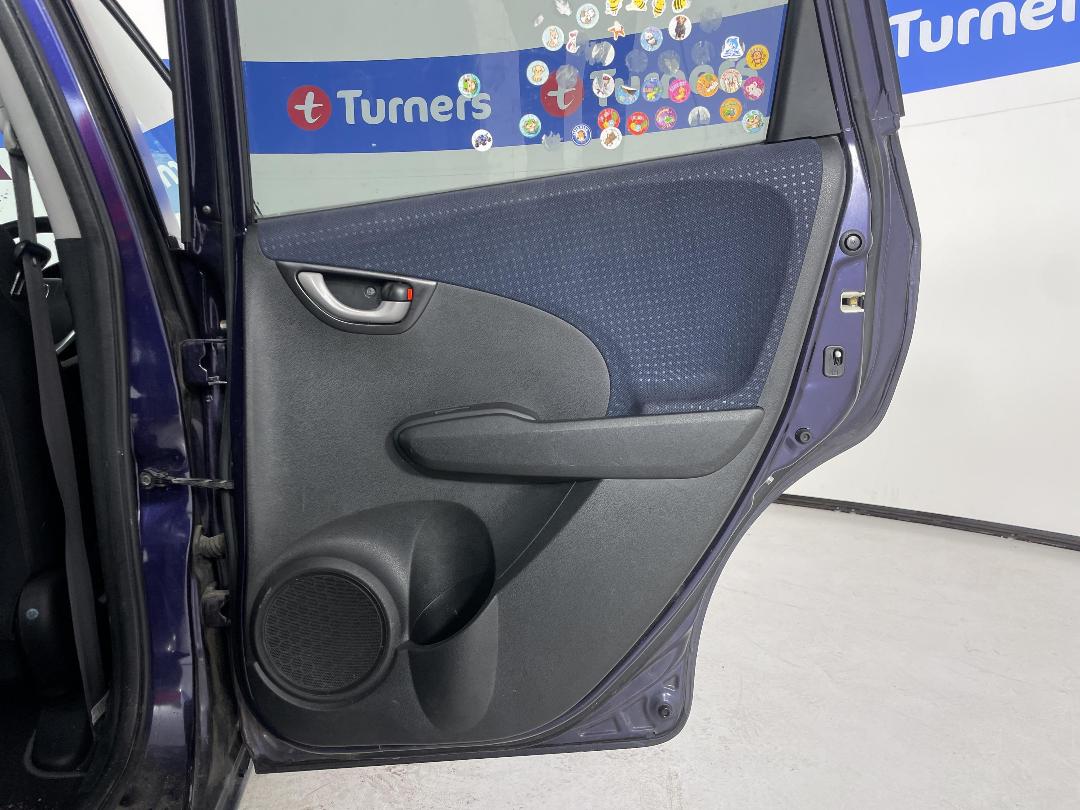 Photo '17' of Honda FIT