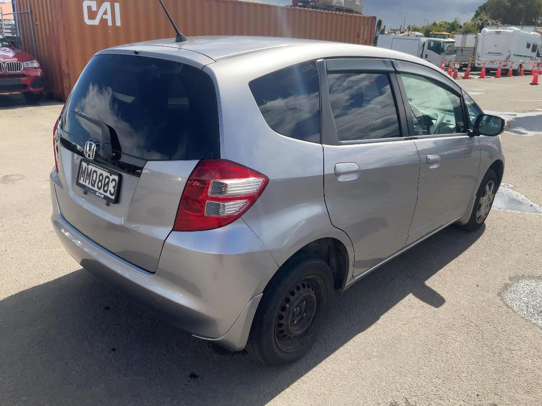 Photo '6' of Honda FIT