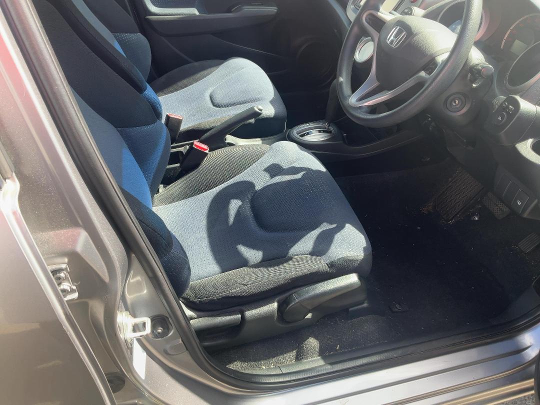 Photo '13' of Honda FIT