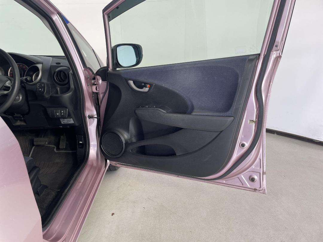 Photo '15' of Honda FIT Photo '15' of Honda FIT