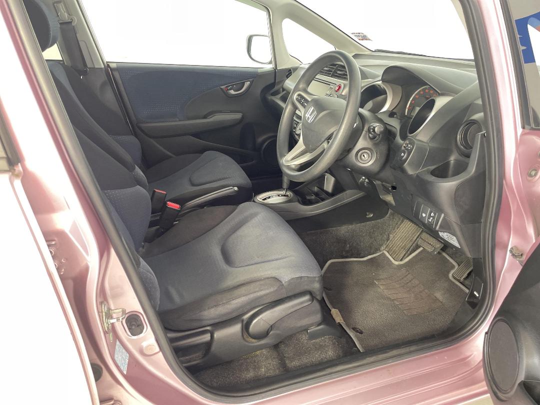 Photo '16' of Honda FIT Photo '16' of Honda FIT