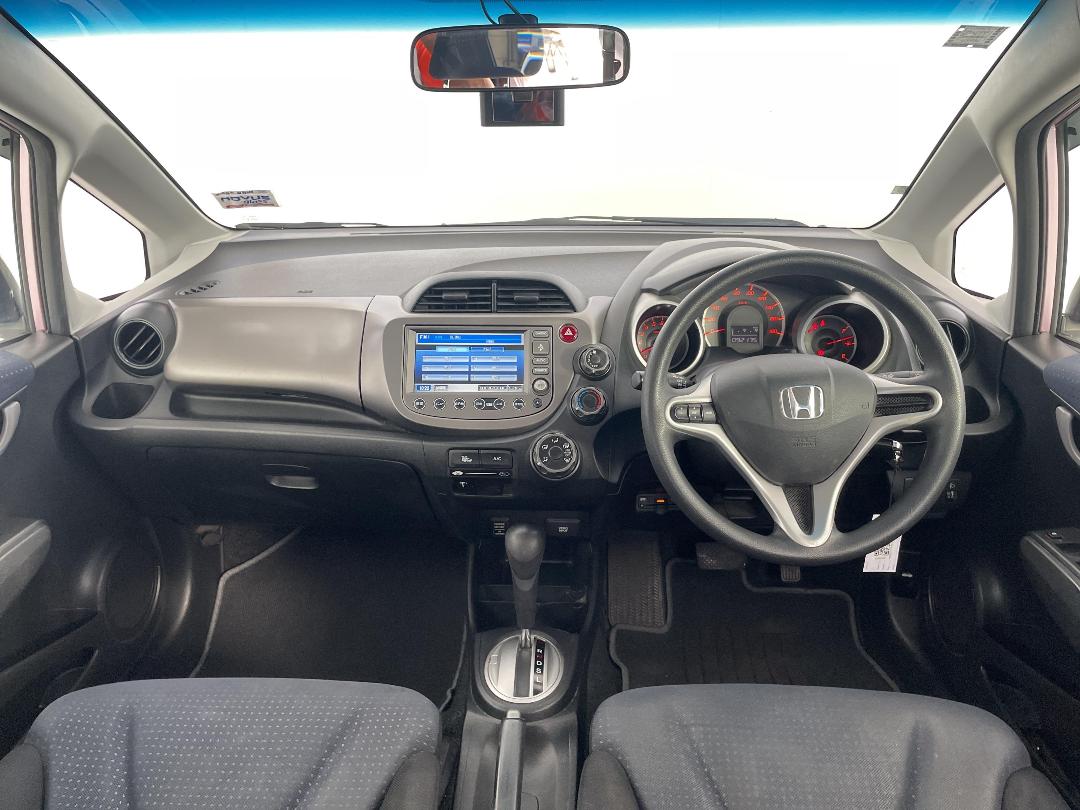Photo '17' of Honda FIT Photo '17' of Honda FIT