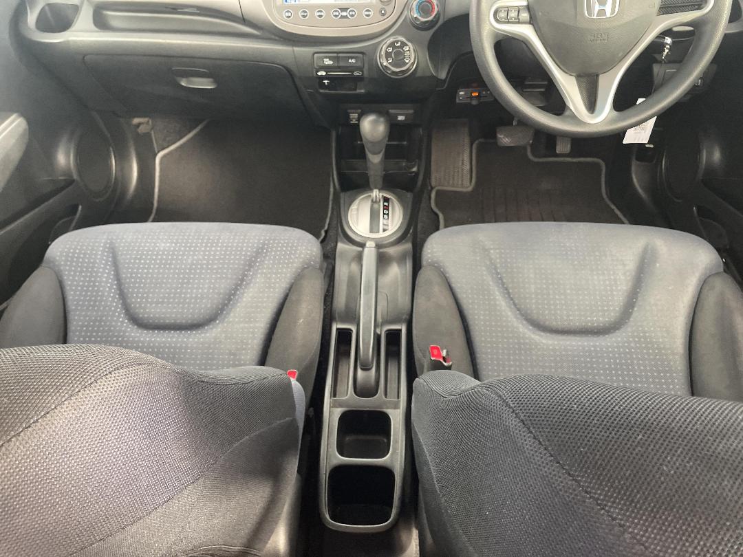 Photo '18' of Honda FIT Photo '18' of Honda FIT