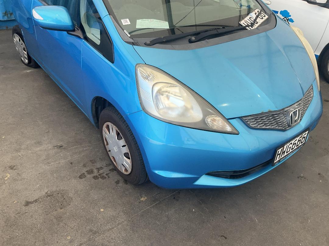 Photo '4' of Honda FIT