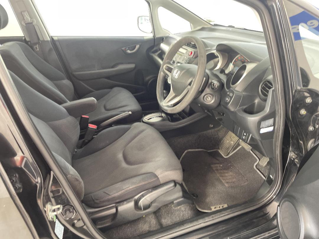 Photo '16' of Honda FIT