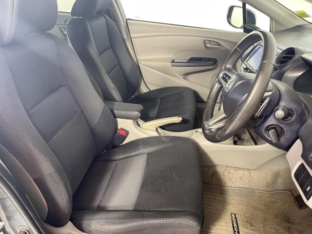 Photo '16' of Honda Insight Photo '16' of Honda Insight