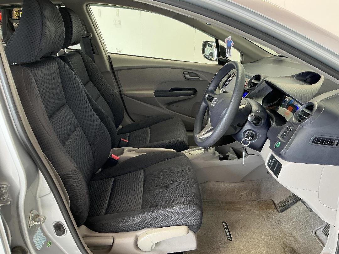 Photo '16' of Honda Insight Photo '16' of Honda Insight