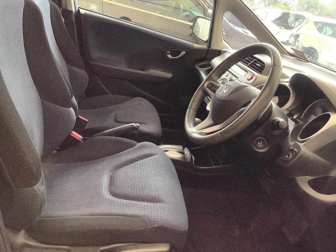 Photo '8' of Honda Jazz 1.3S Photo '8' of Honda Jazz 1.3S