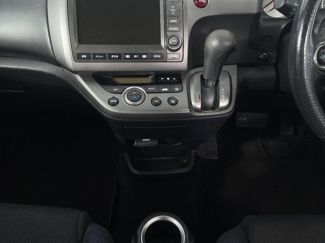 Photo '18' of Honda Stream