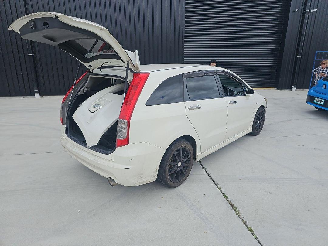 Photo '2' of Honda Stream RSZ