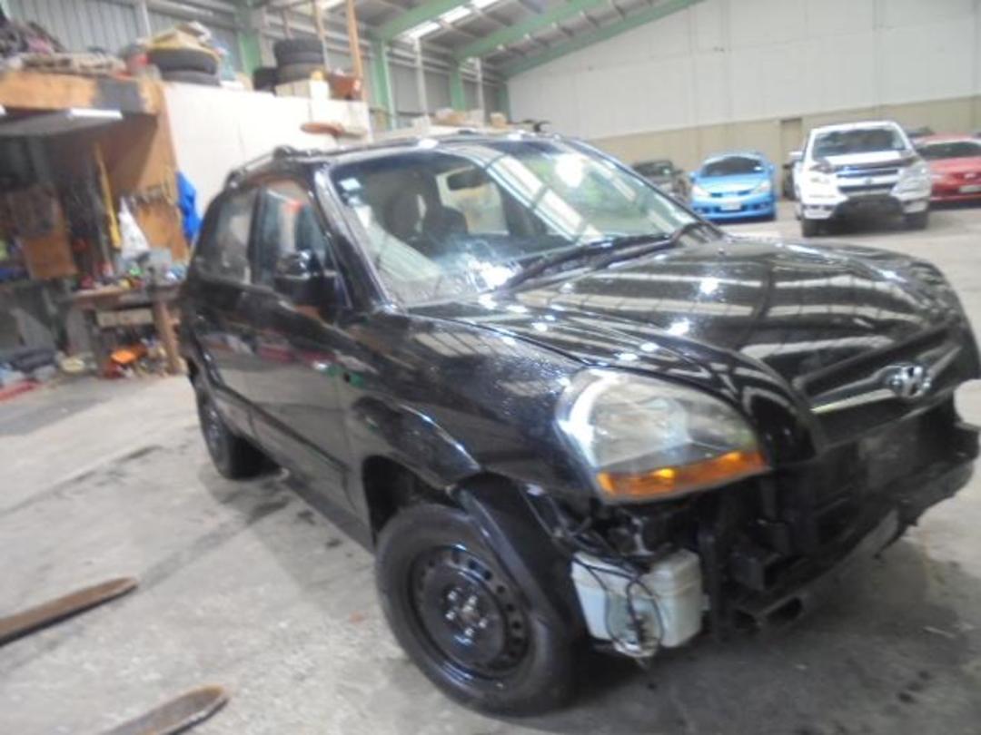 Photo '2' of Hyundai Tucson GLS Photo '2' of Hyundai Tucson GLS