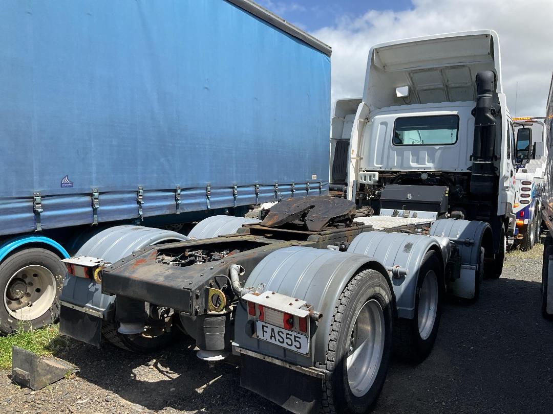 Photo '3' of Isuzu CYJ 460 GIGA Tractor Unit