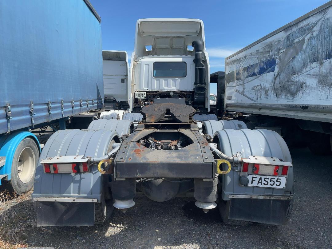 Photo '7' of Isuzu CYJ 460 GIGA Tractor Unit