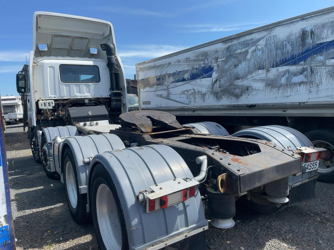 Photo '9' of Isuzu CYJ 460 GIGA Tractor Unit