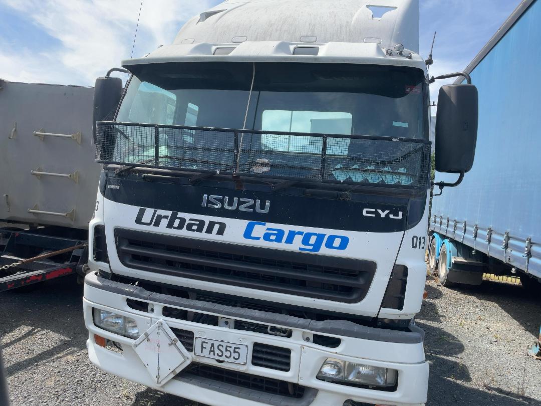 Photo '11' of Isuzu CYJ 460 GIGA Tractor Unit