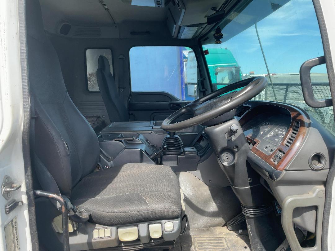 Photo '12' of Isuzu CYJ 460 GIGA Tractor Unit