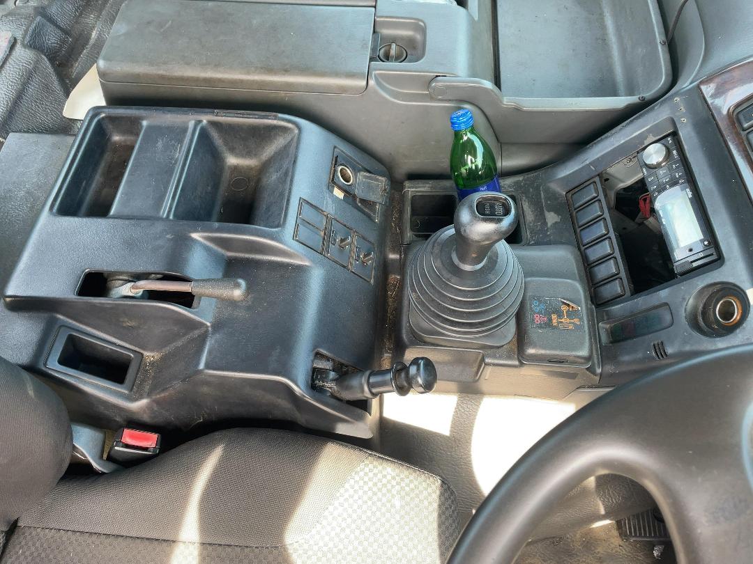 Photo '17' of Isuzu CYJ 460 GIGA Tractor Unit