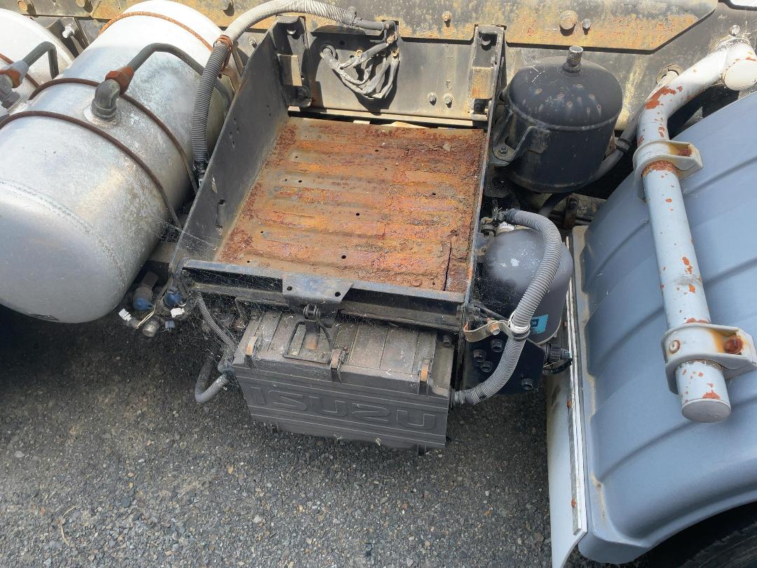 Photo '24' of Isuzu CYJ 460 GIGA Tractor Unit