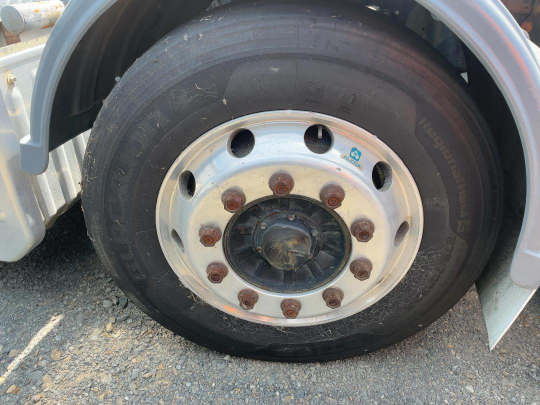 Photo '34' of Isuzu CYJ 460 GIGA Tractor Unit