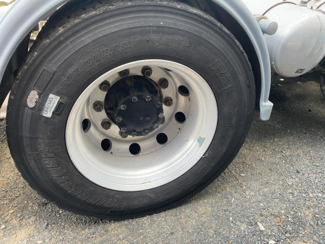 Photo '38' of Isuzu CYJ 460 GIGA Tractor Unit