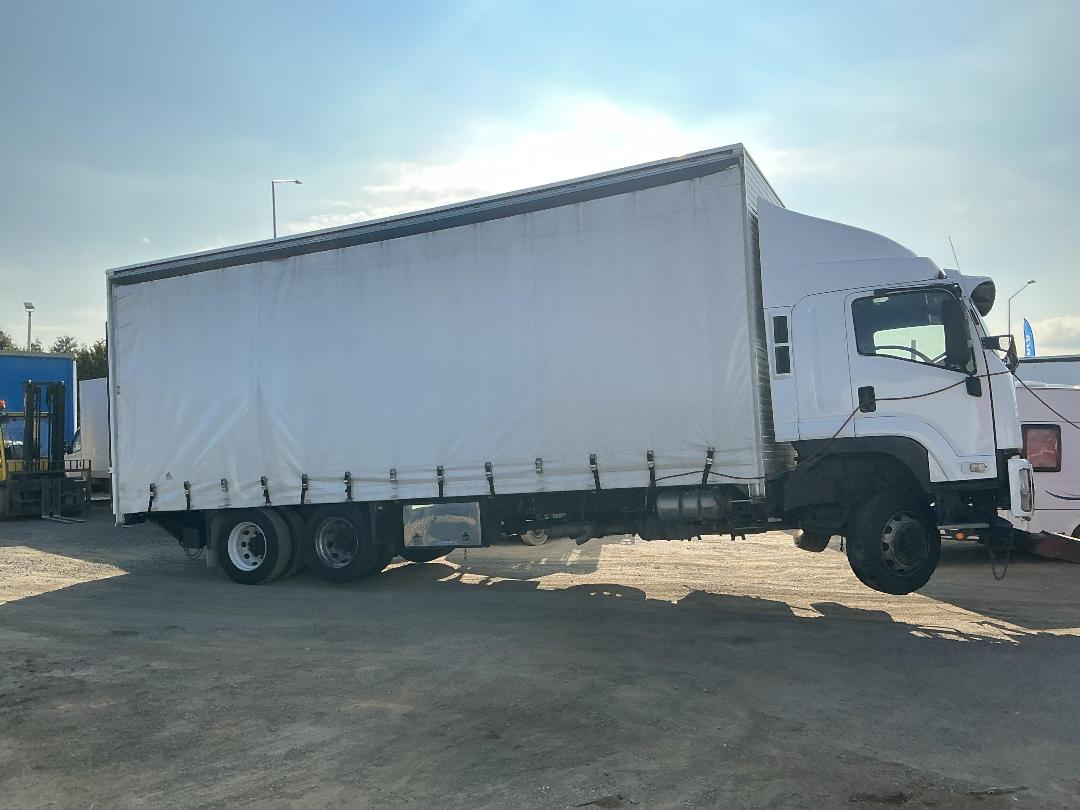 Photo '3' of Isuzu F Series FVD1400 Curtainsider