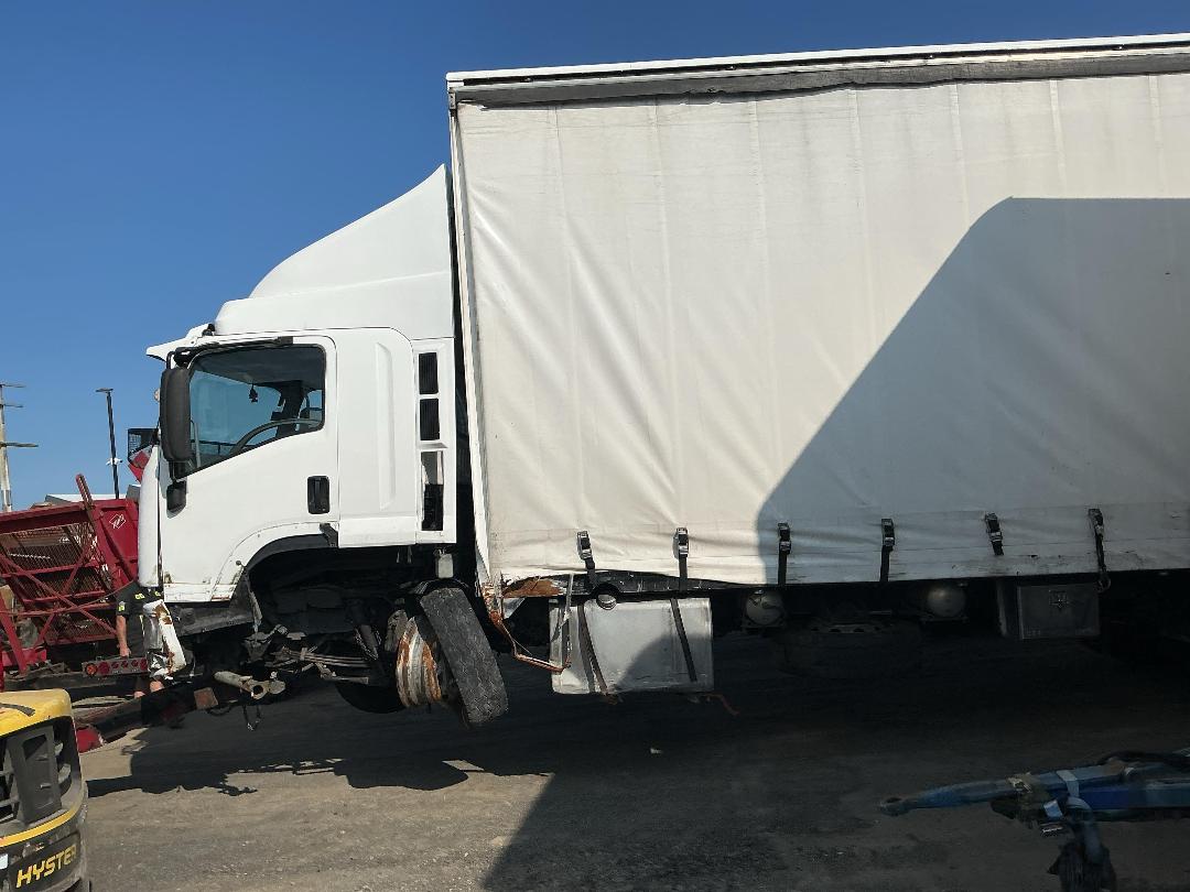 Photo '10' of Isuzu F Series FVD1400 Curtainsider