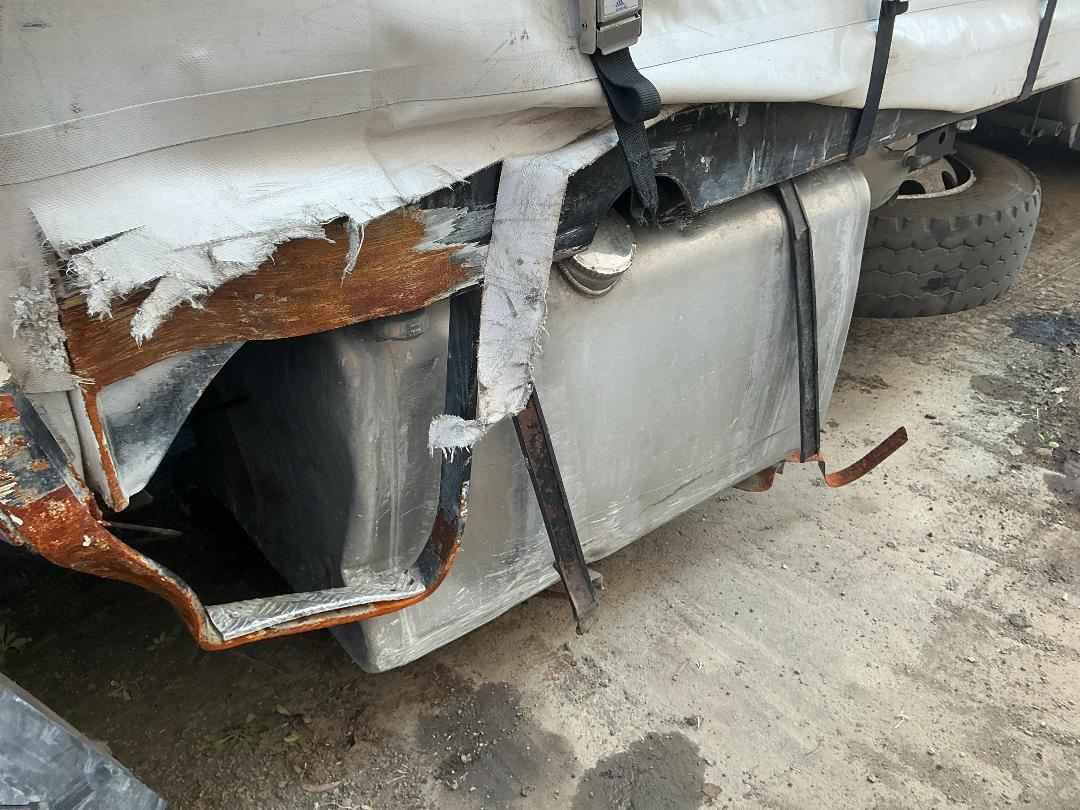 Photo '31' of Isuzu F Series FVD1400 Curtainsider