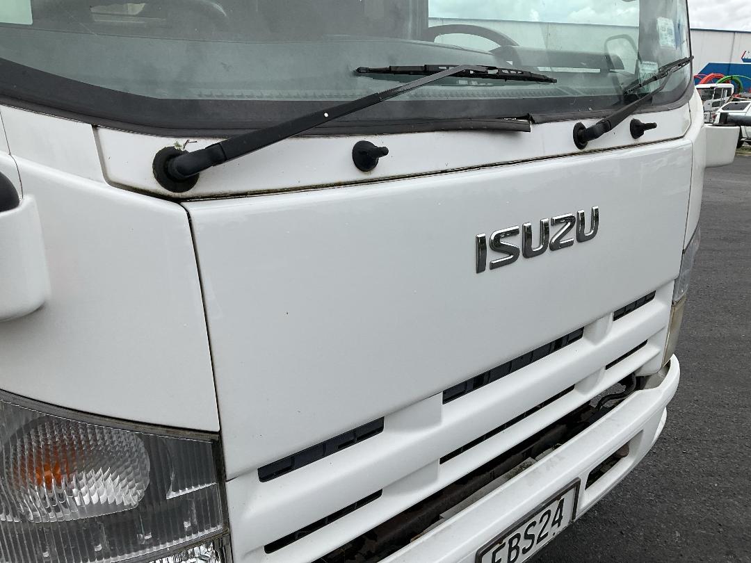Photo '30' of Isuzu N Series NNR250C Double Cab - Flat Deck
